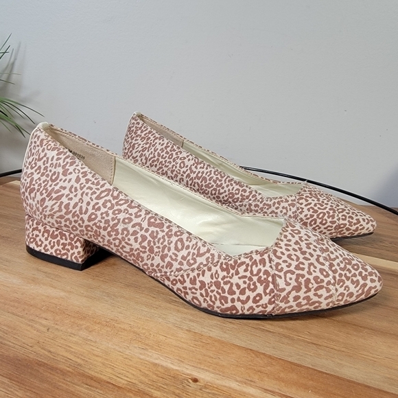 Journey Mini Leopard Print Pointed Toe Heeled Loafers Size 6 - Picture 7 of 17